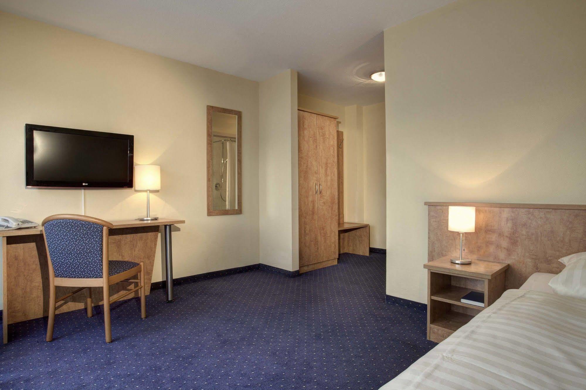 Hotel Zur Muehle Urbach  Bagian luar foto