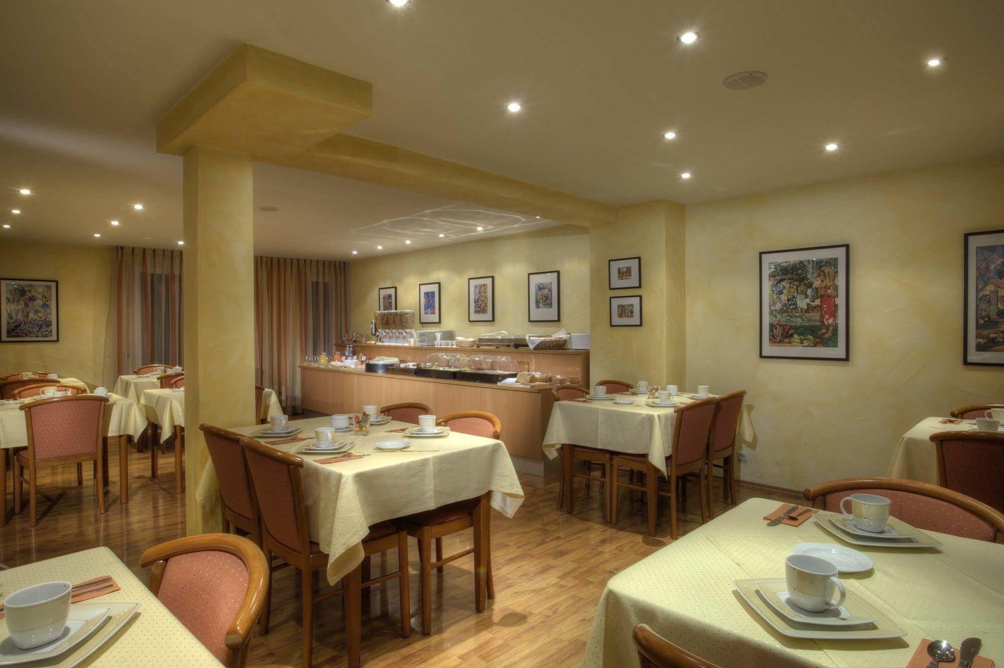 Hotel Zur Muehle Urbach  Bagian luar foto
